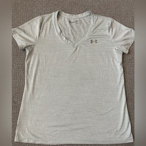 Women's Under Armour V-Neck Heat Gear Workout T-Shirt